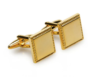 boutons de manchette dorés