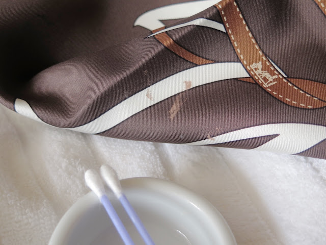 10 étapes simples pour laver votre foulard Hermès en soie