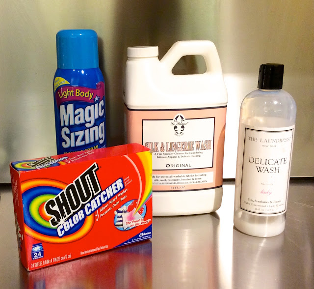 Tous les produits nécessaires pour nettoyer le foulard