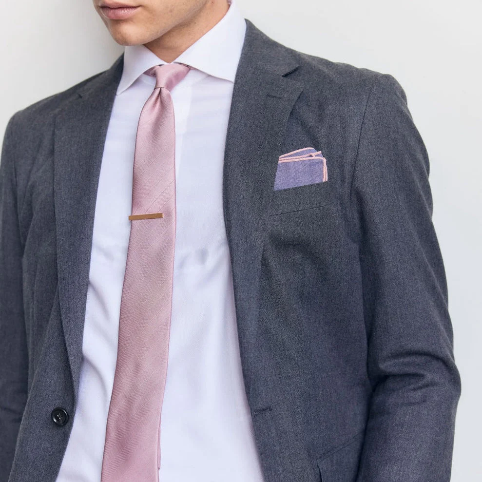 Quelle couleur de cravate porter à un mariage ?