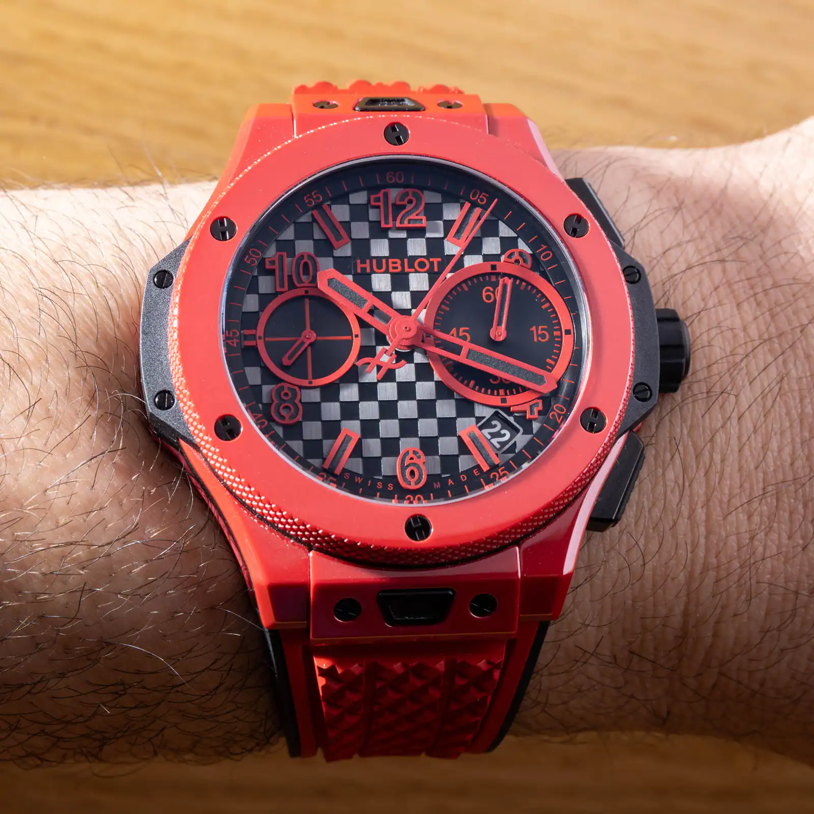 Hublot Big Bang 20th Anniversary : essai Red Magic et All Black