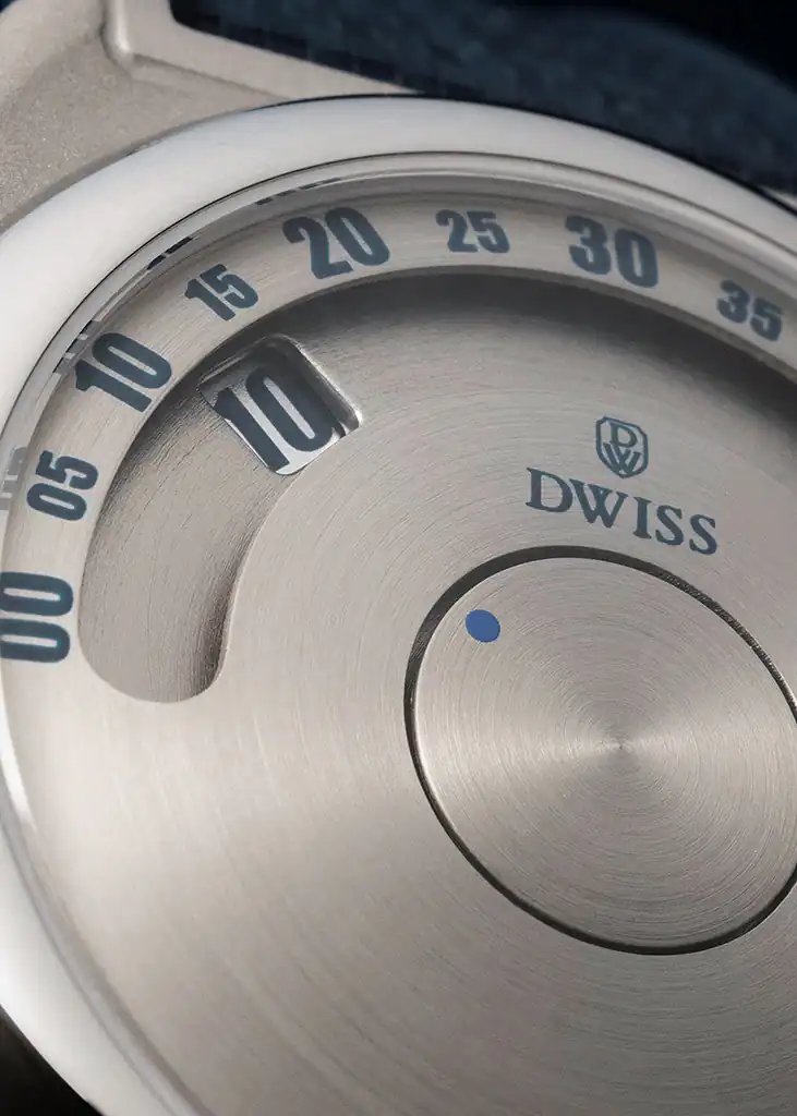 DWISS S1 15e anniversaire : deux montres à heures vagabondes