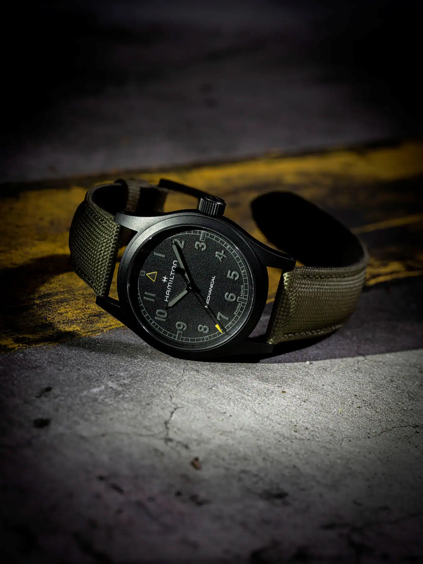 Hamilton Khaki Field Mechanical 38mm for Call of Duty: Modern Warfare 4 on its side, crown up